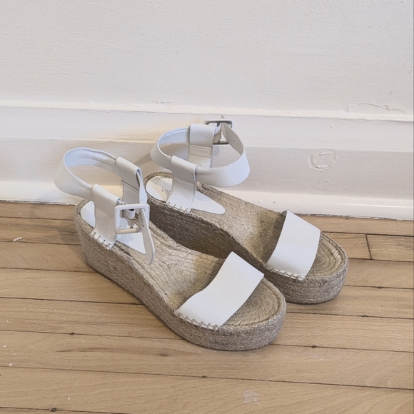 Vince sandals. - Picture 5 of 5